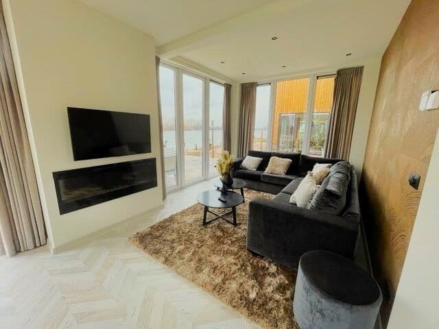 Foto 5 van Piekenwaardweg 10-H106