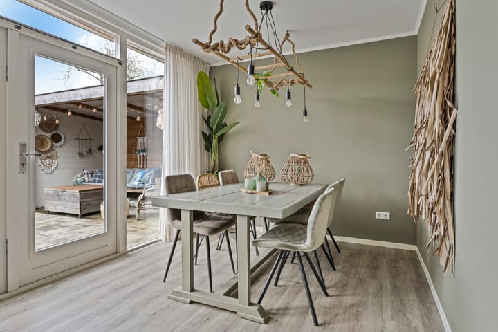 Photo 9 of Midstrjitte 64