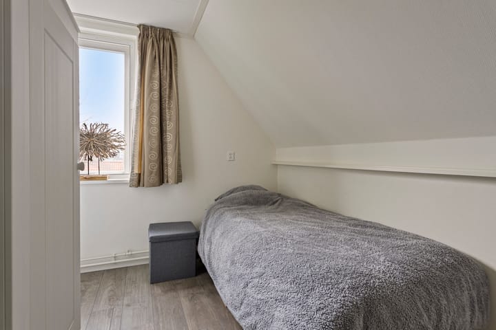 Photo 19 of Midstrjitte 64