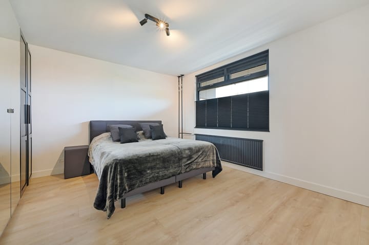 Foto 21 van Sirtemastraat 240