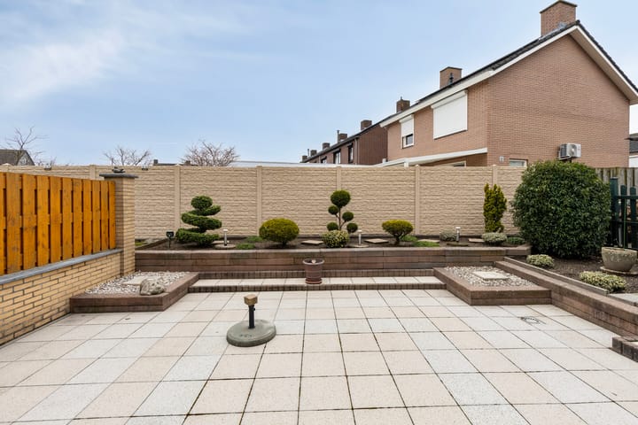 Photo 2 of Maaseikerweg 16