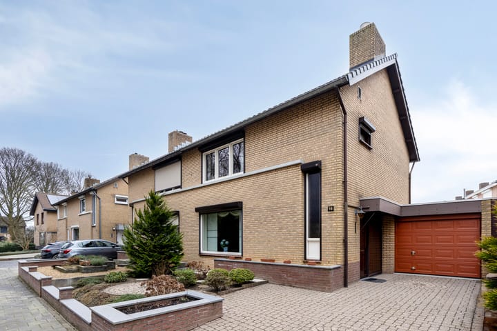 Photo 38 of Maaseikerweg 16