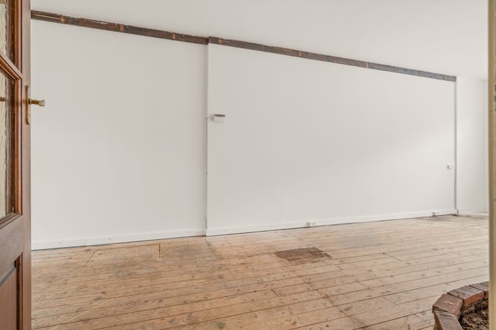 Foto 4 van Paramariboplein 55