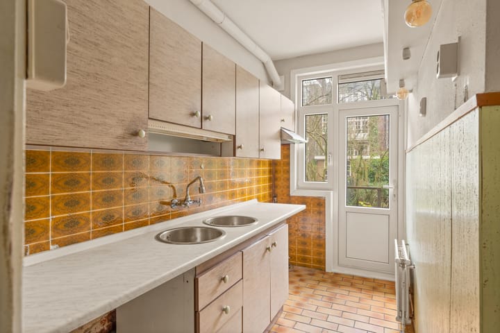 Photo 12 of Paramariboplein 55