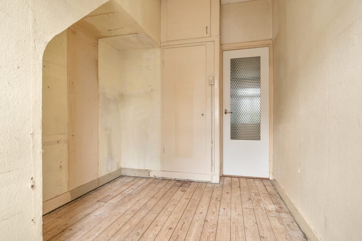 Photo 16 of Paramariboplein 55