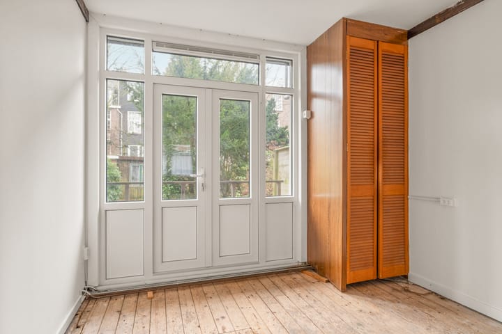 Photo 22 of Paramariboplein 55