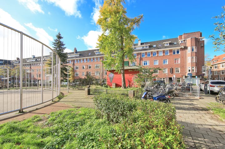 Photo 37 of Paramariboplein 55