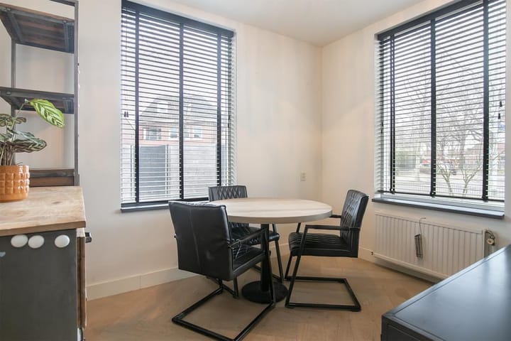 Foto 10 van Waalstraat 7