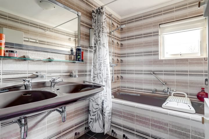 Foto 22 van Den Dries 24