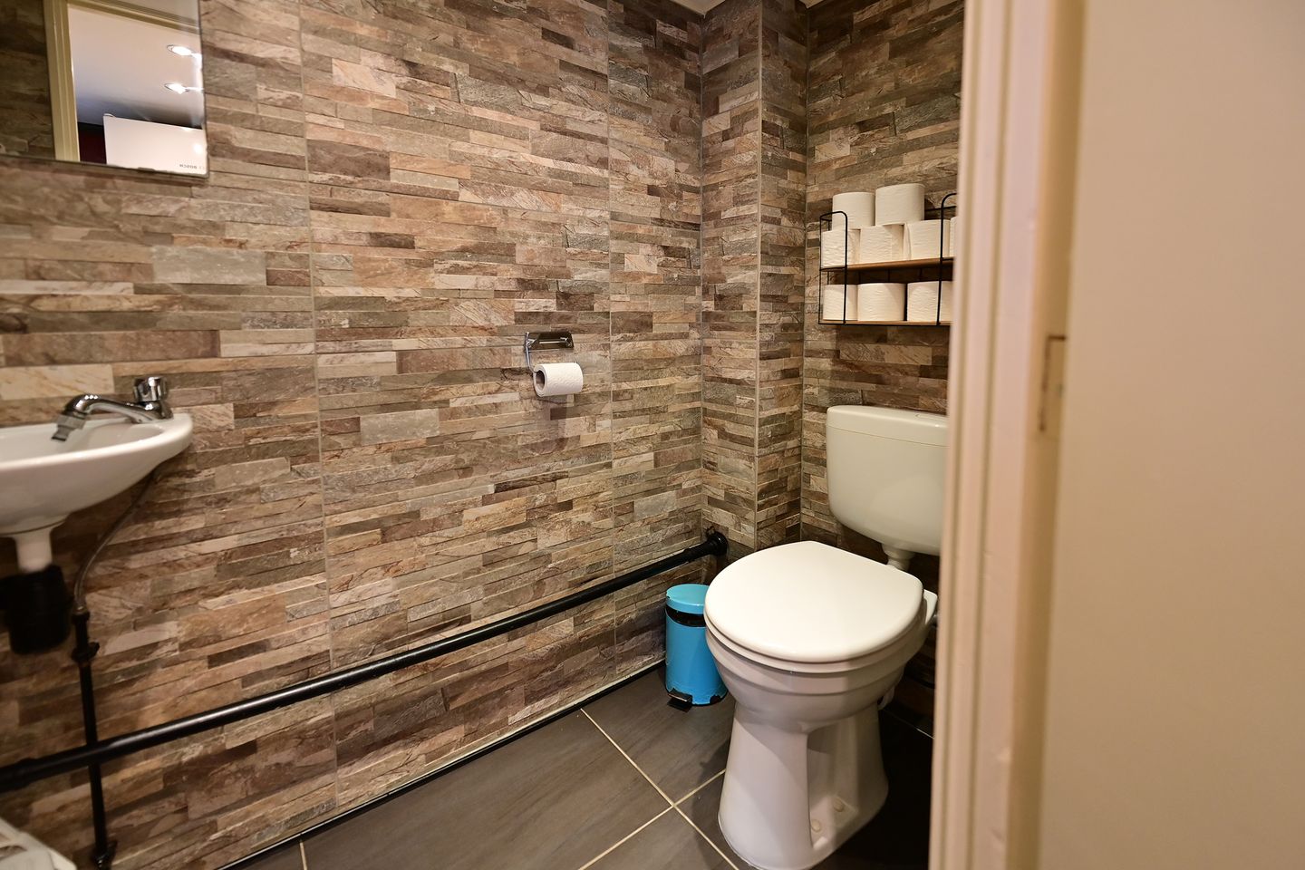 Foto 10 van Weegschaalhof 17