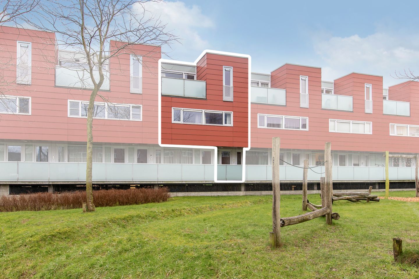 Photo 5 of Karper 47