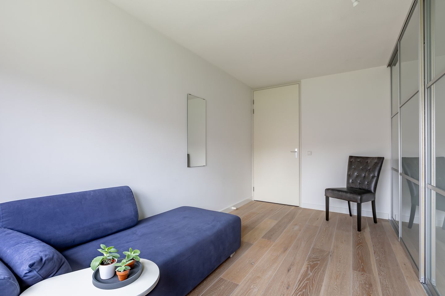 Photo 34 of Karper 47