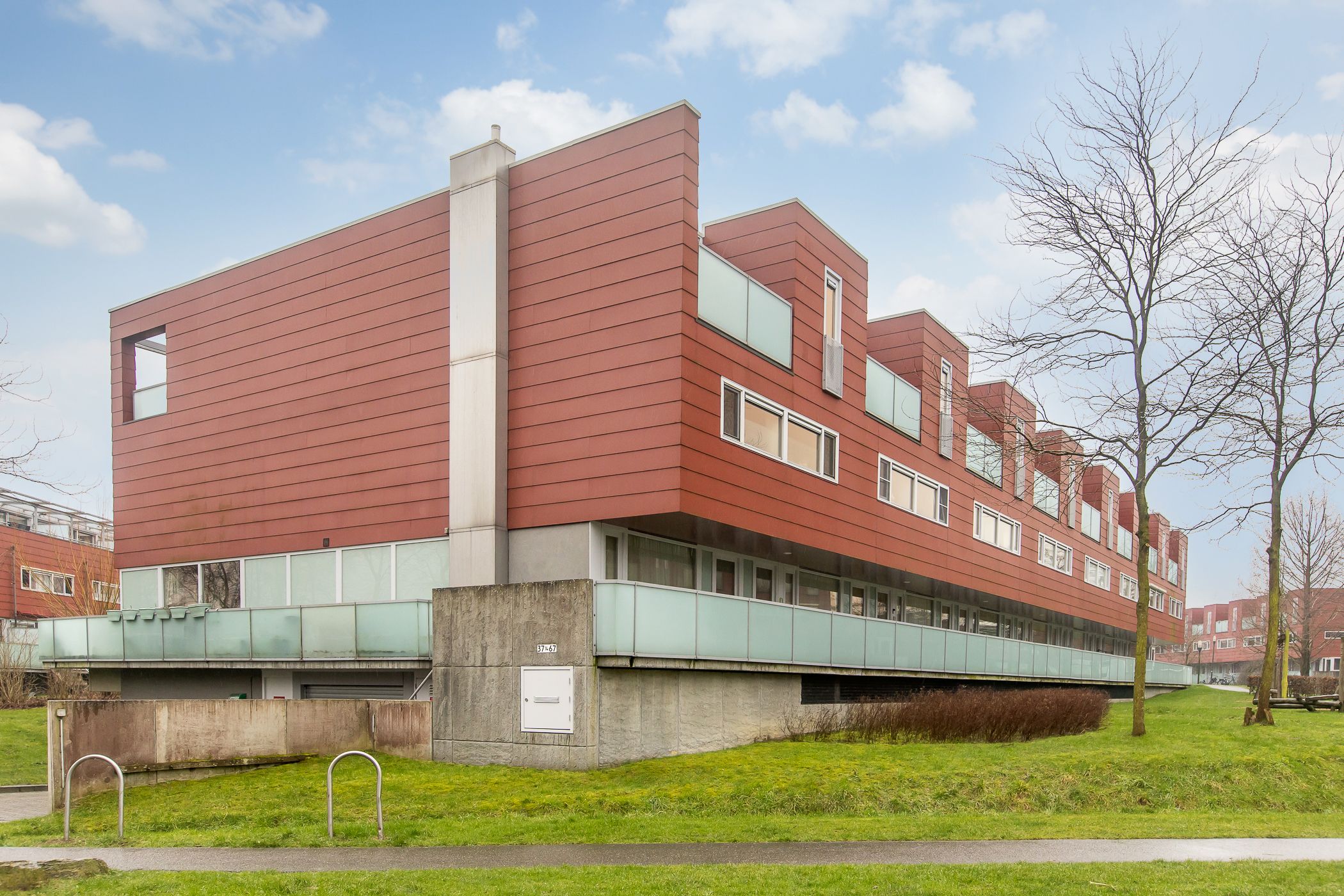 Photo 39 of Karper 47