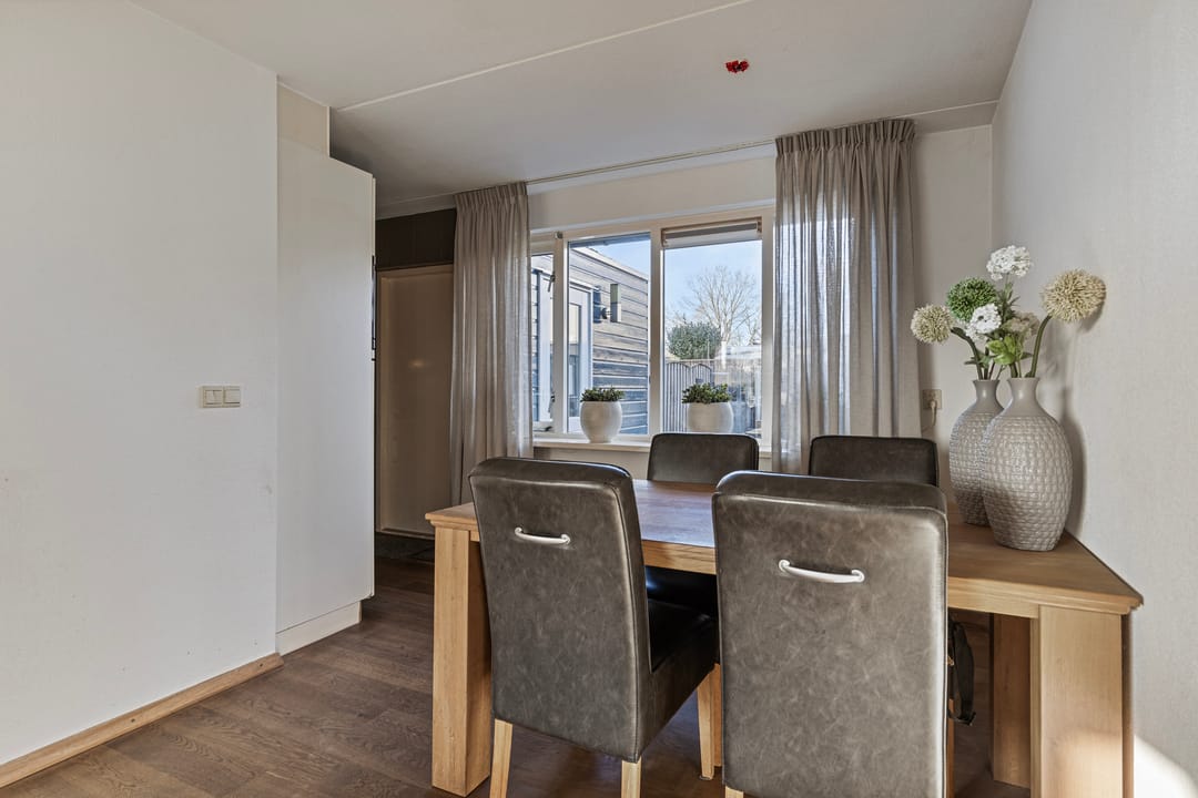 Foto 8 van van Heeckerenweg 69