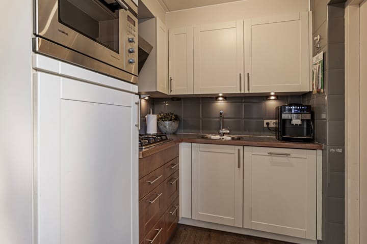 Foto 11 van van Heeckerenweg 69