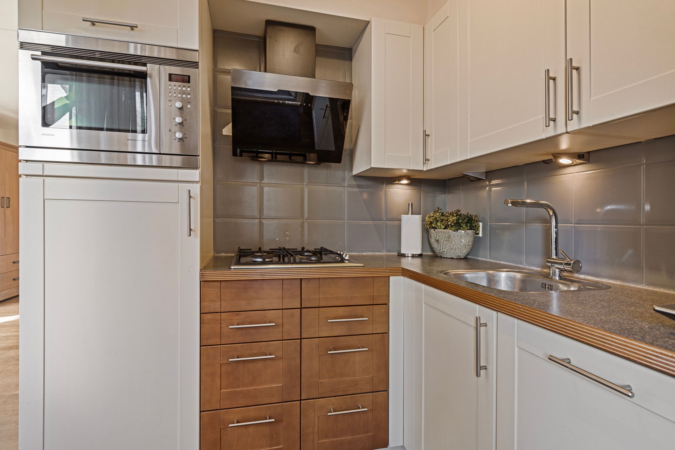 Foto 12 van van Heeckerenweg 69