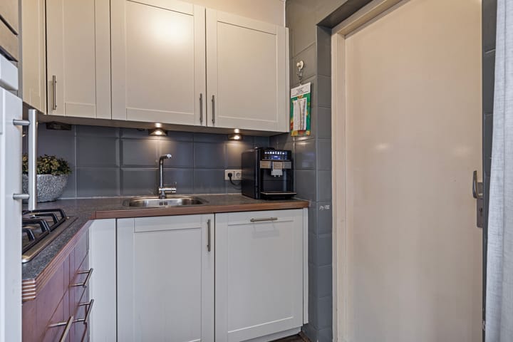 Foto 13 van van Heeckerenweg 69