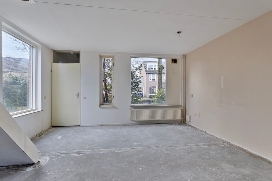 Photo 2 of Deken van Roestellaan 18