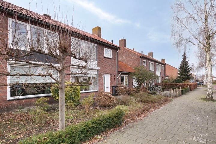 Foto 2 van Julianalaan 25