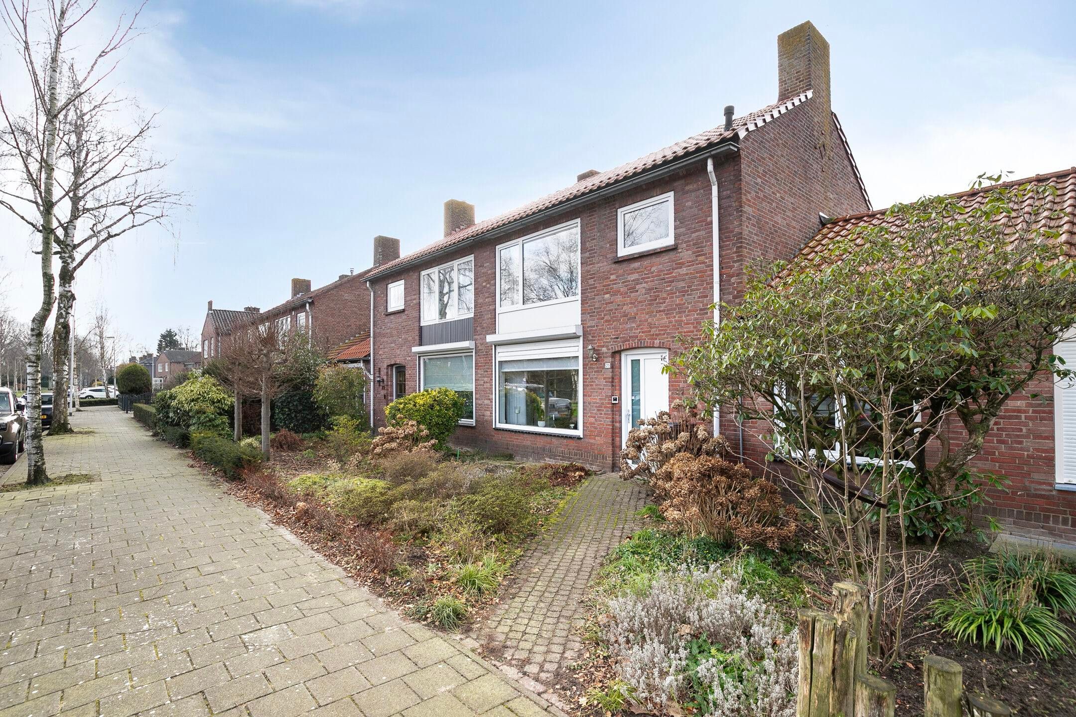 Foto 3 van Julianalaan 25