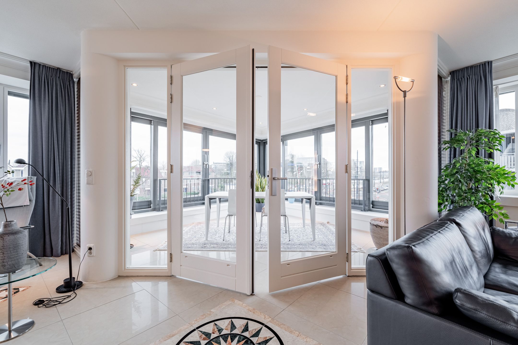 Foto 12 van Ouddiemerlaan 4-F