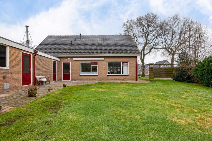 Foto 29 van Raiffeisenstraat 17