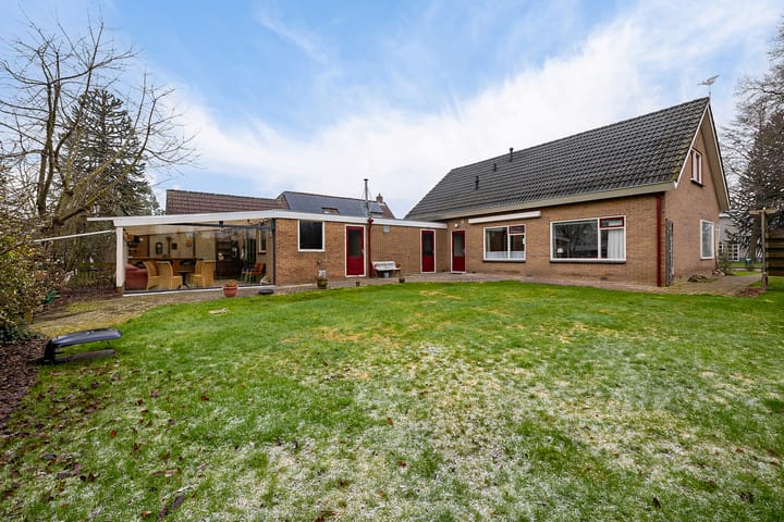 Foto 30 van Raiffeisenstraat 17