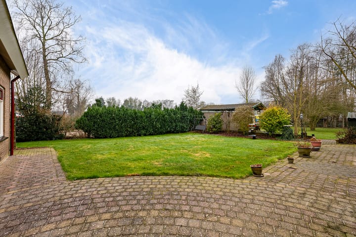 Foto 31 van Raiffeisenstraat 17