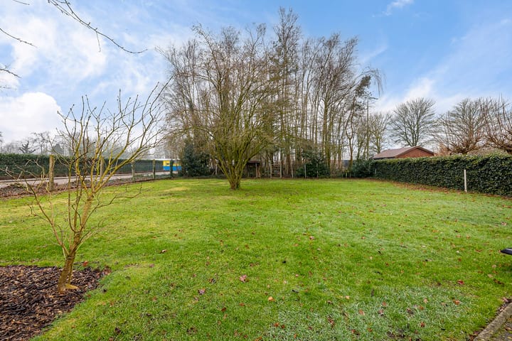 Foto 32 van Raiffeisenstraat 17