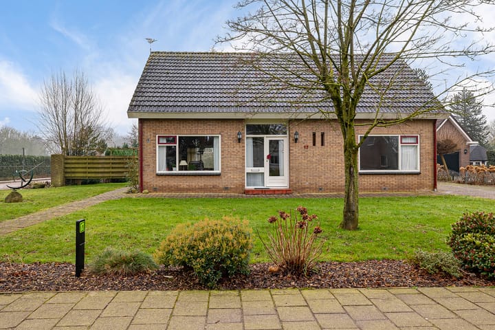 Foto 37 van Raiffeisenstraat 17