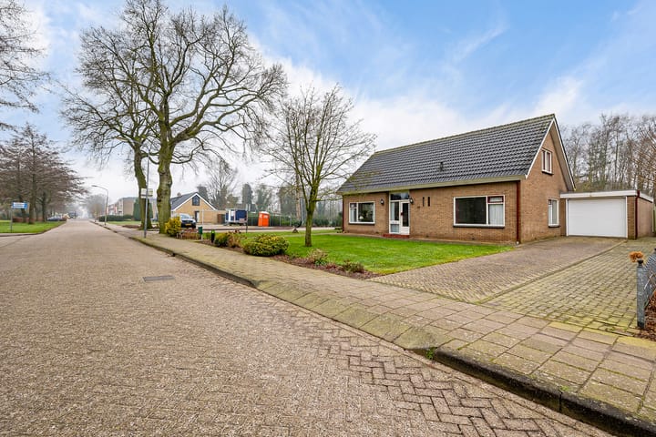 Foto 38 van Raiffeisenstraat 17