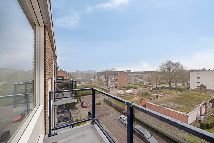 Foto 10 van Van Karnebeekstraat 31