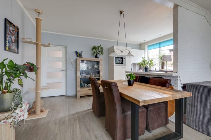 Photo 17 of Meentsestraat 12