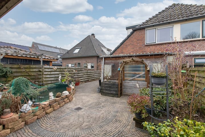 Photo 32 of Meentsestraat 12