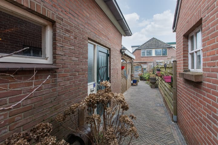 Photo 36 of Meentsestraat 12