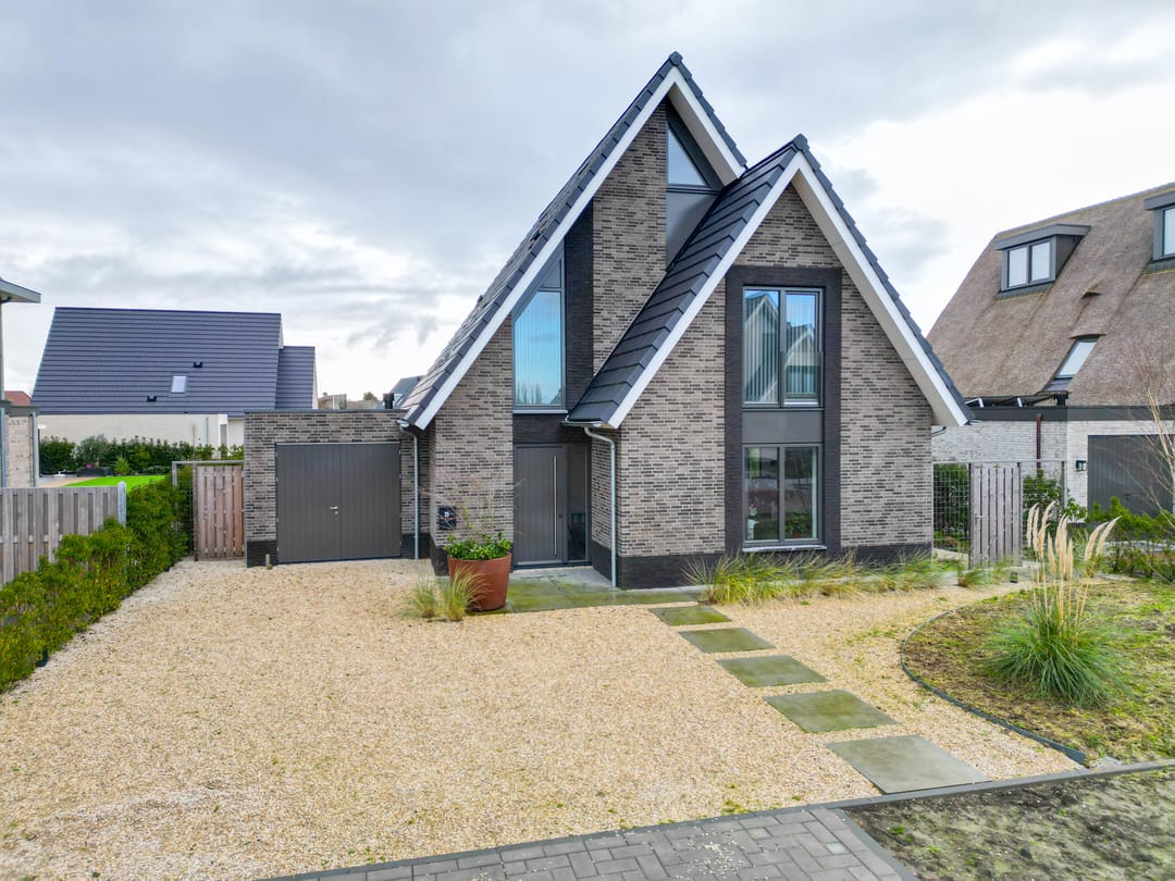 Photo 1 of Mezenlaan 11