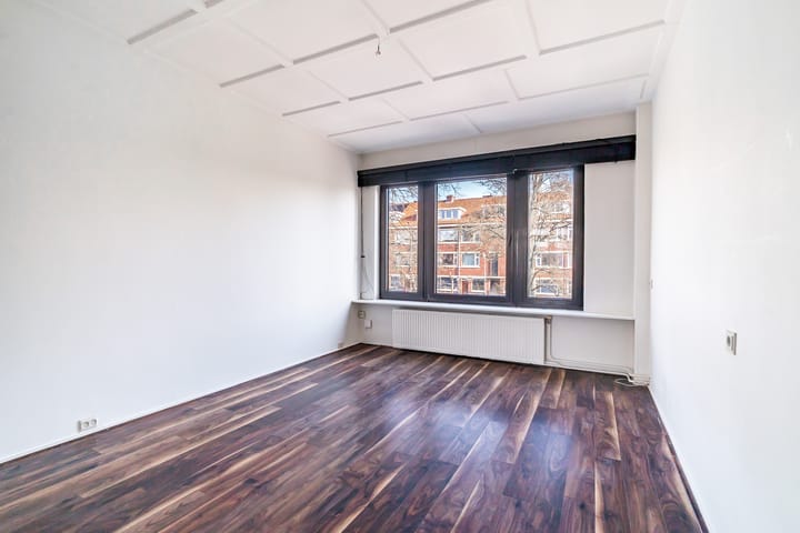 Foto 6 van Aarnout Drostlaan 85