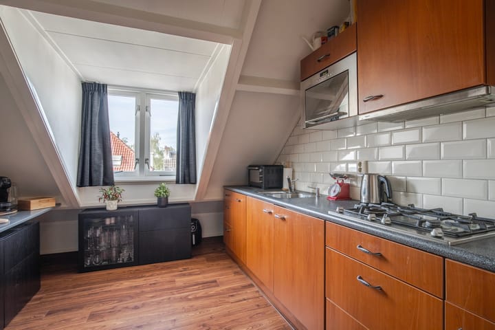 Foto 10 van Emmastraat 9-4