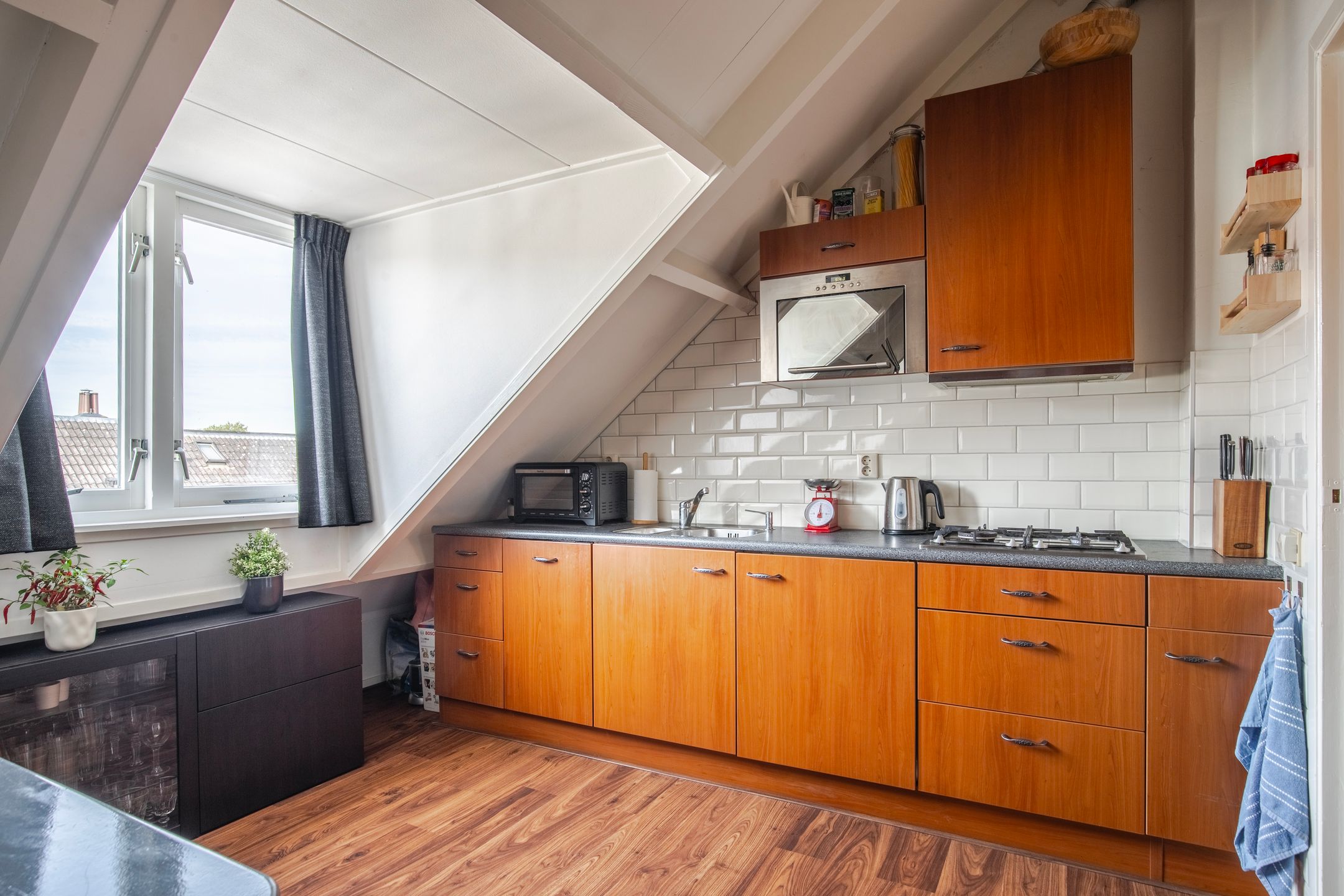 Foto 12 van Emmastraat 9-4