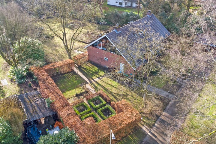 Photo 6 of Burg. Arriënsweg 38