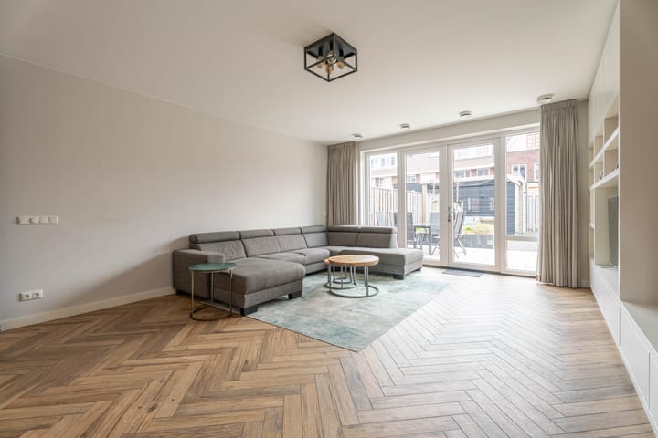 Foto 3 van Van der Waalsstraat 40