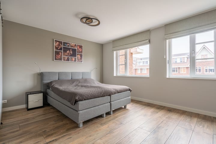 Foto 14 van Van der Waalsstraat 40