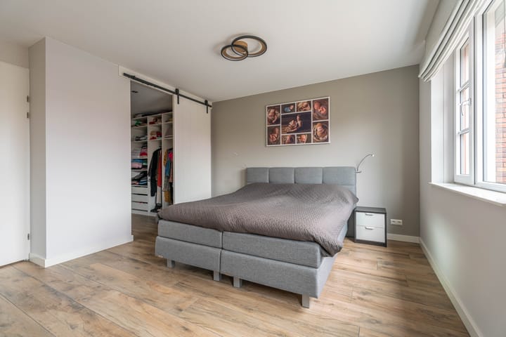 Foto 15 van Van der Waalsstraat 40