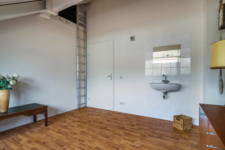 Photo 30 of Beier 24