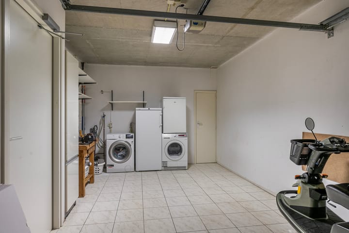 Photo 33 of Beier 24