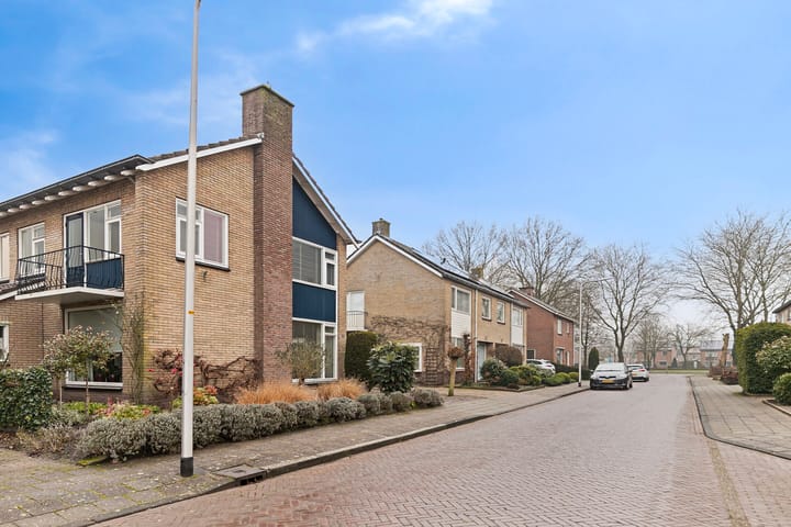 Foto 38 van Muntzstraat 7