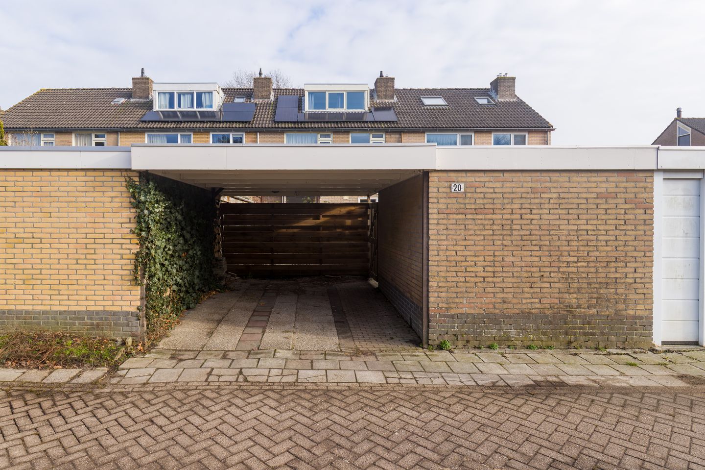 Photo 5 of Landfort 20