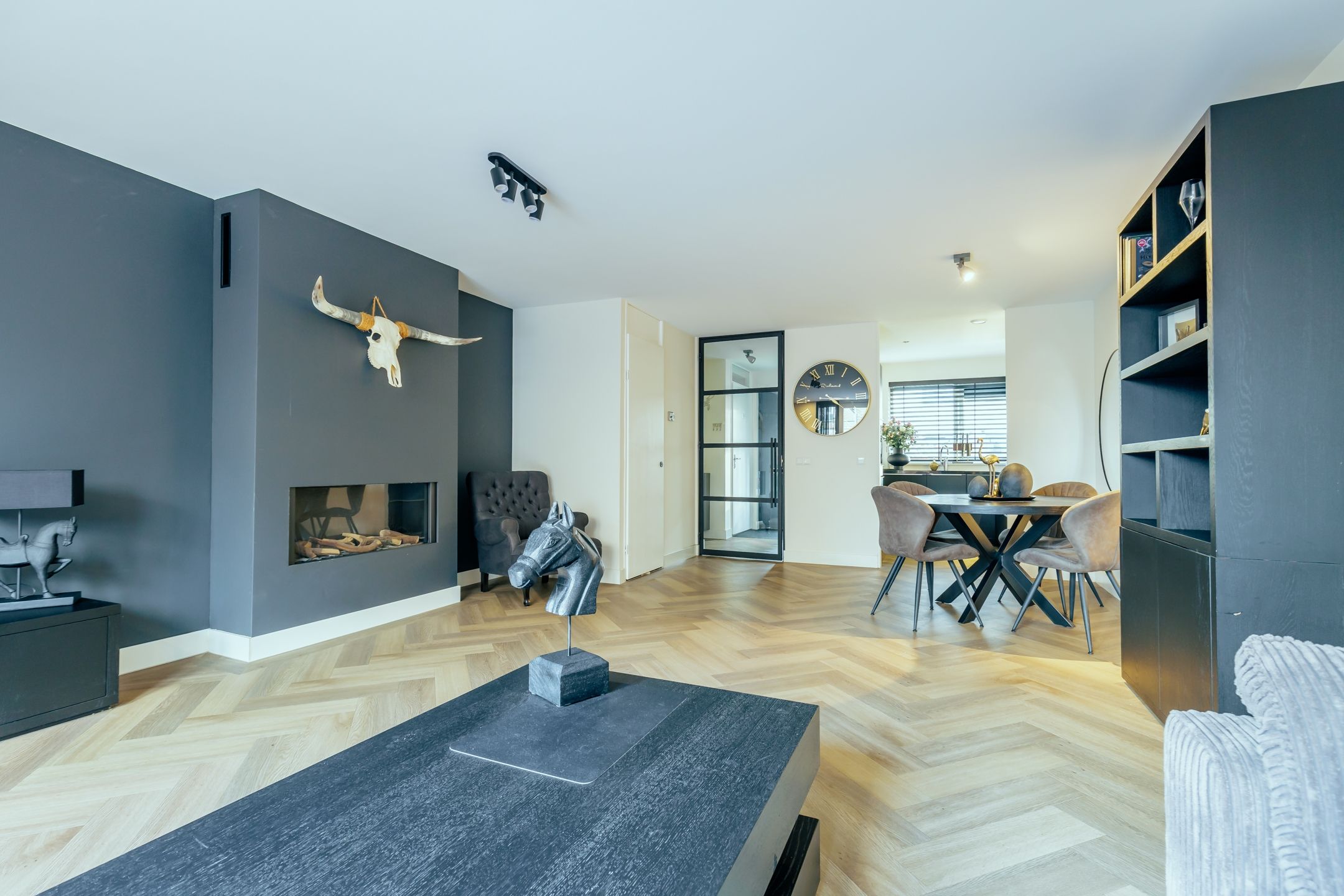 Foto 3 van Multatulipad 83