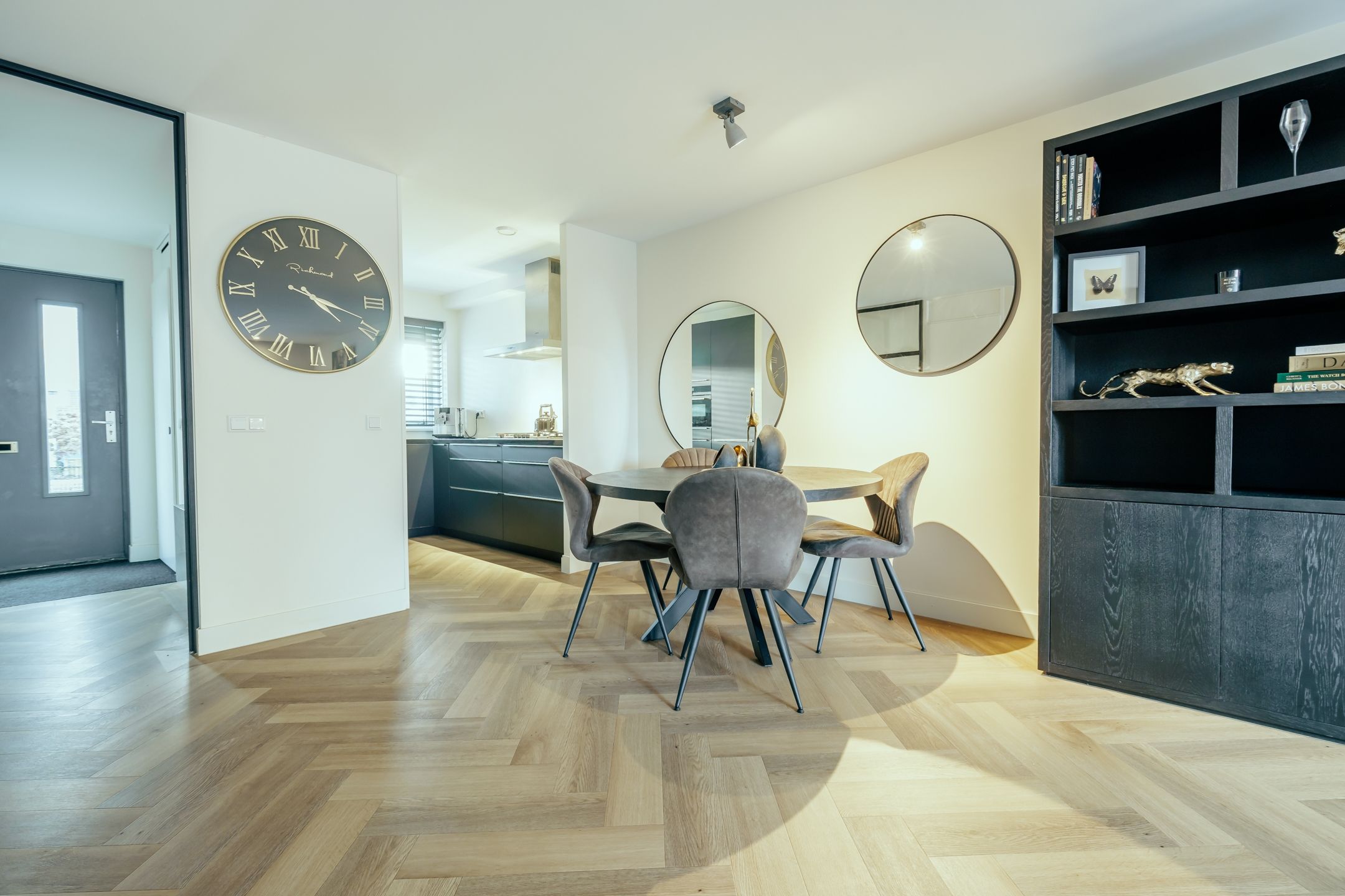 Foto 6 van Multatulipad 83