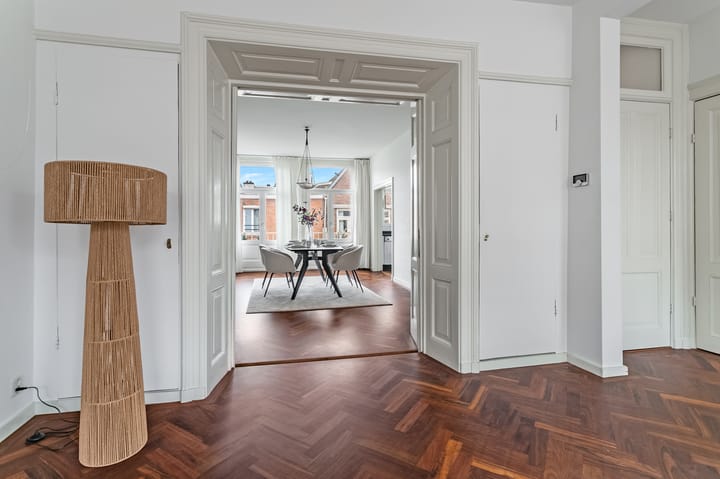 Foto 11 van Van Eeghenstraat 18-2